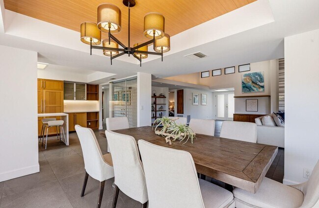 Building Photo - 8101 E Del Timbre Dr