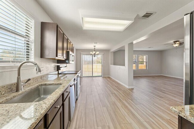 Building Photo - 2009 Perkins Pl