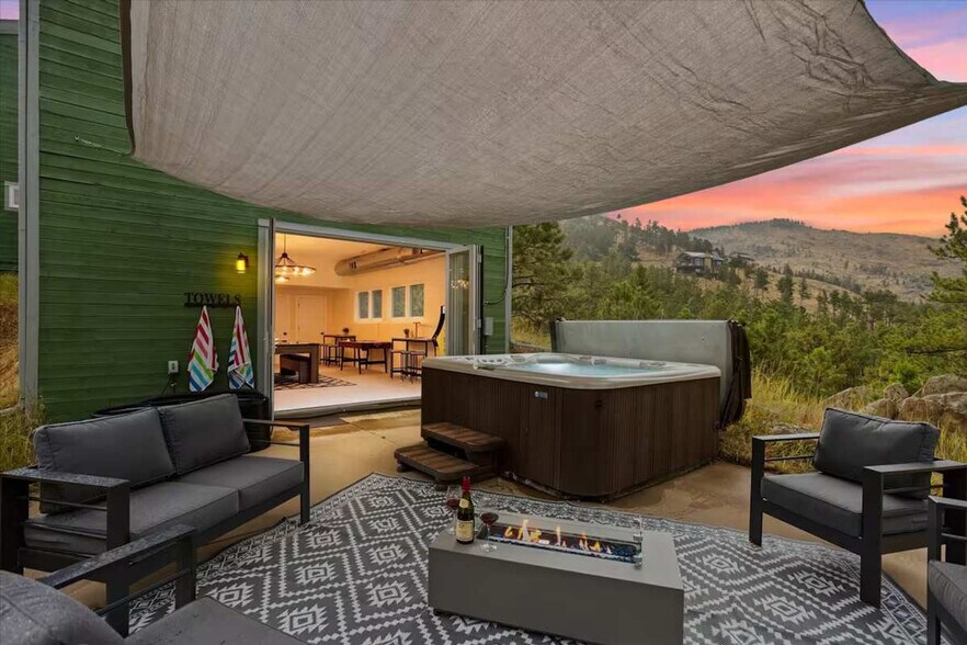 Building Photo - 6186 Sunshine Canyon Dr