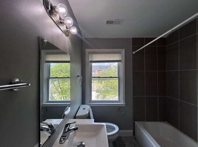 Building Photo - 4 Bedrooms 2 Bathrooms, 21239