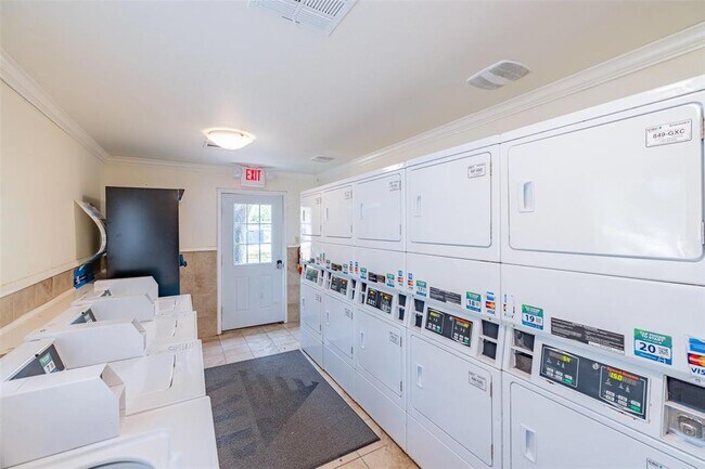 Building Photo - 8405 Bent Tree Rd