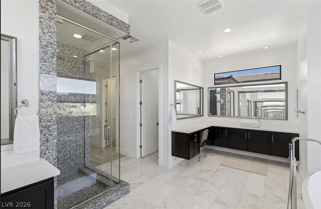 Building Photo - 47 Pristine Glen St