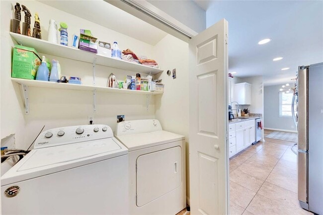 Building Photo - 8213 Briarwood Ln