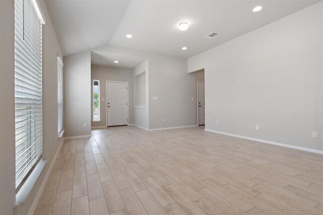 Building Photo - 187 Living Reef Dr