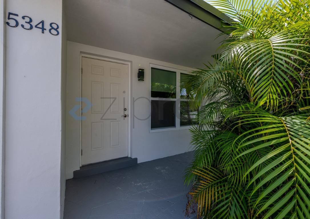 Building Photo - Unit B (Main House)