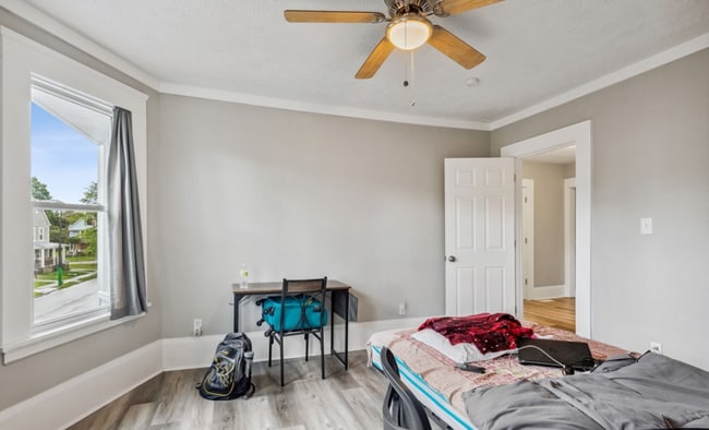 Building Photo - 10908 Churchill Ave