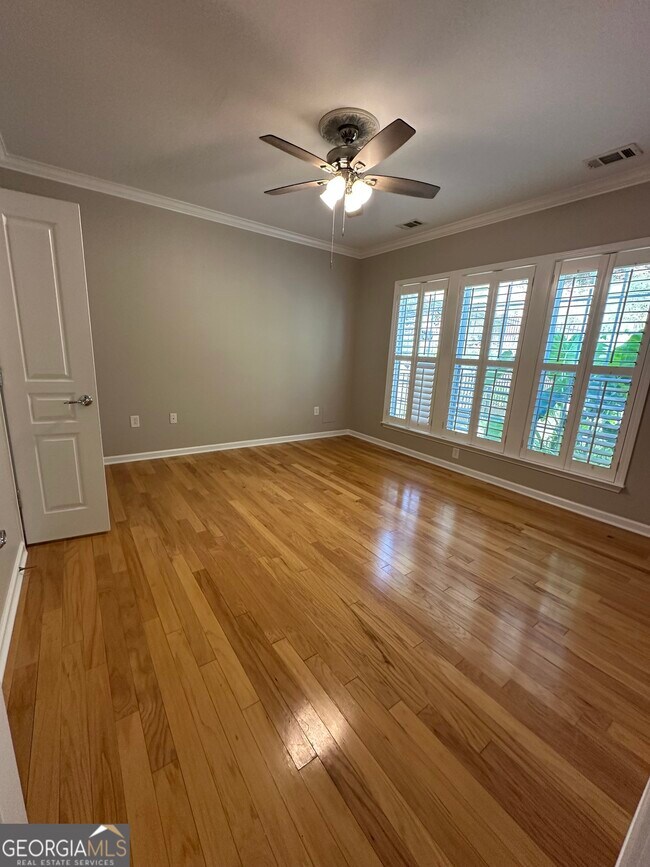 Building Photo - 111 Magic Lily Dr