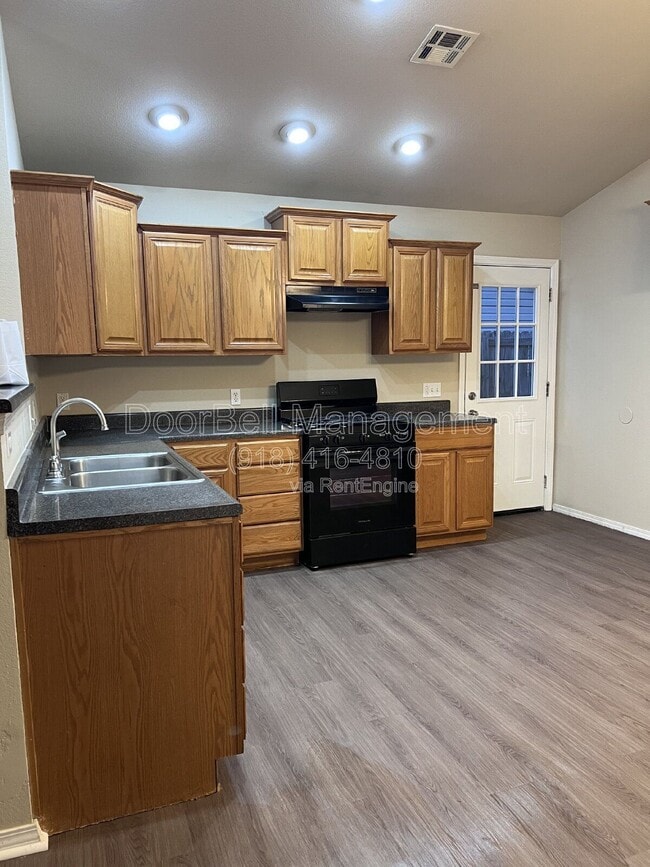 Building Photo - 89 W Fairlane Ct