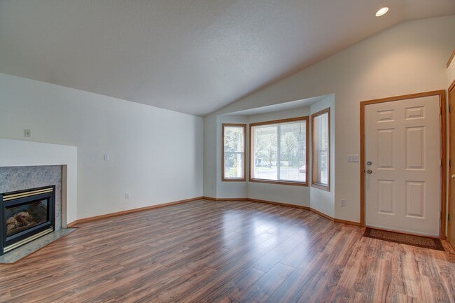 Building Photo - 192nd Area Single Level Home