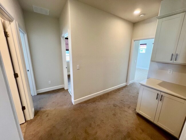 Building Photo - Lovely East Garrison 3 bedroom 2.5 bathroo...