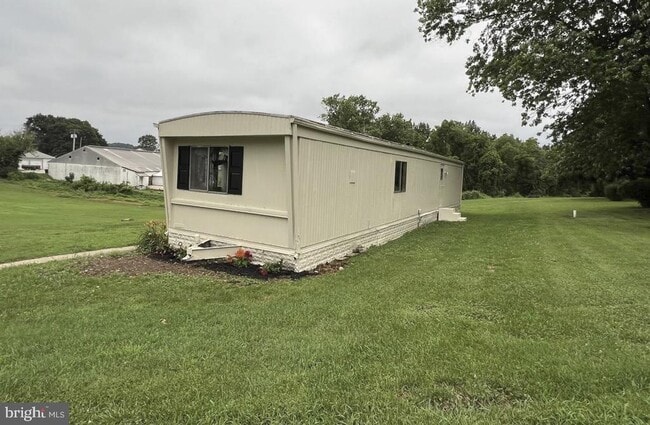 Building Photo - 129 Santilli Rd