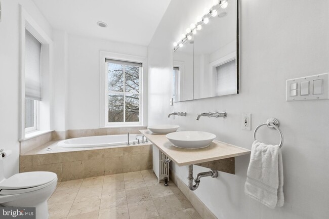 Building Photo - 3308 R St NW