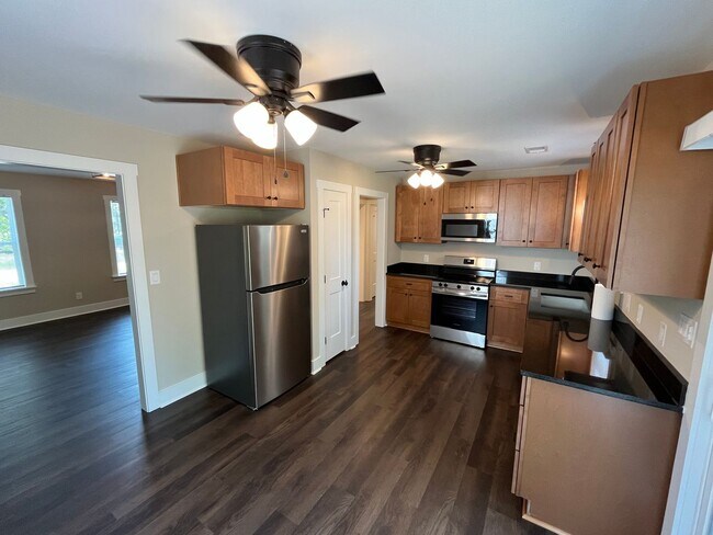 Building Photo - 1775 Ralee Dr