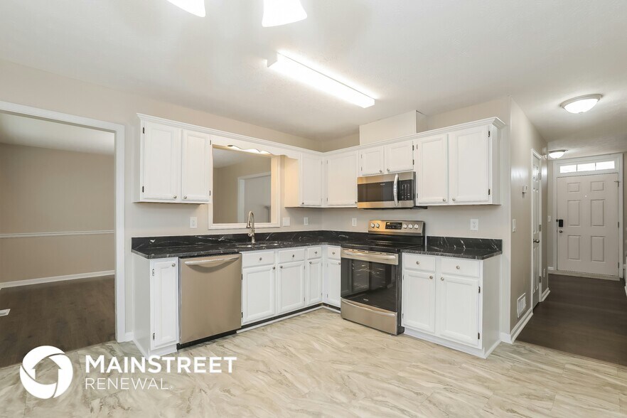 Building Photo - 1605 Summit View Way