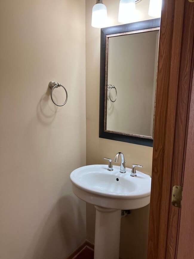 Building Photo - 1046 Laurel Tree Ct