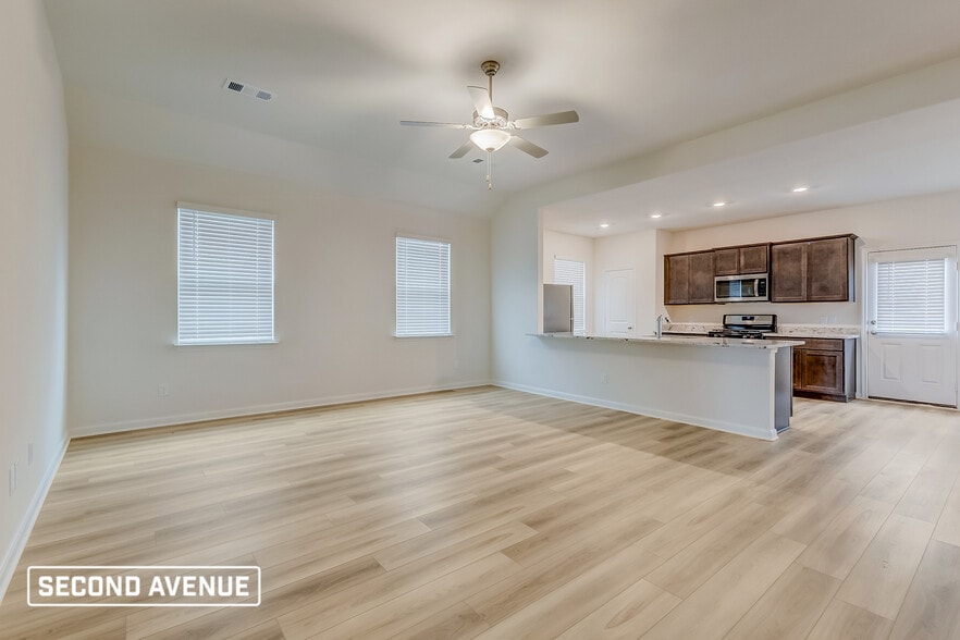 Building Photo - 9616 Sierra Grande Dr