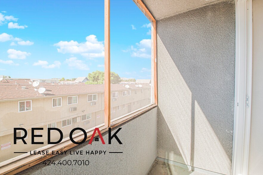 Building Photo - 8309 Cedros Ave