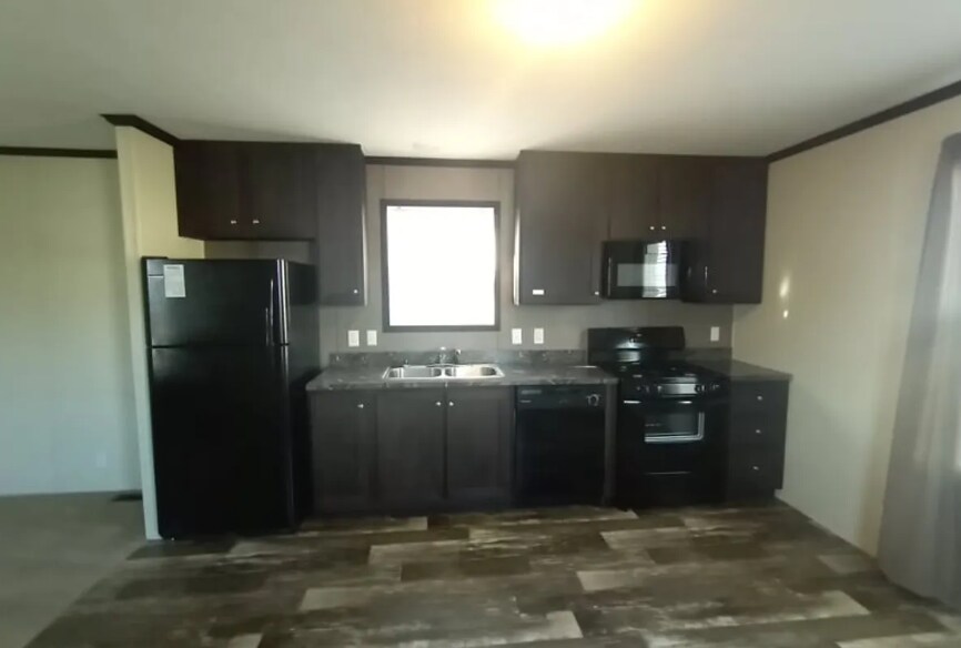 Building Photo - 410 Deerfield Ln