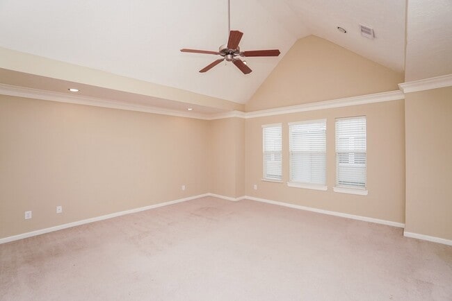 Building Photo - 5730 Kansas St