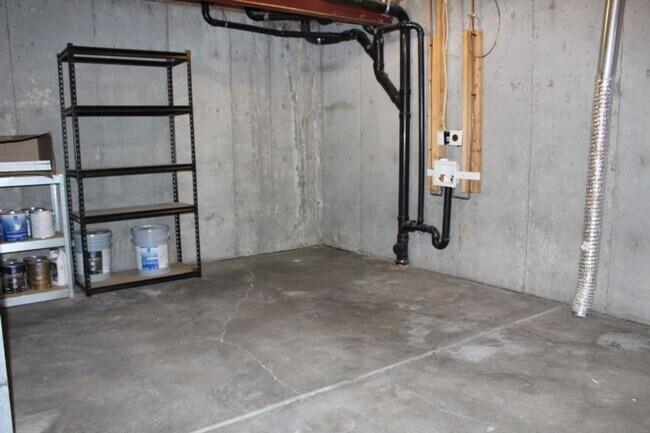 Building Photo - Beautiful 3 BR/2 1/2 BA Home in Highlands Ranch!