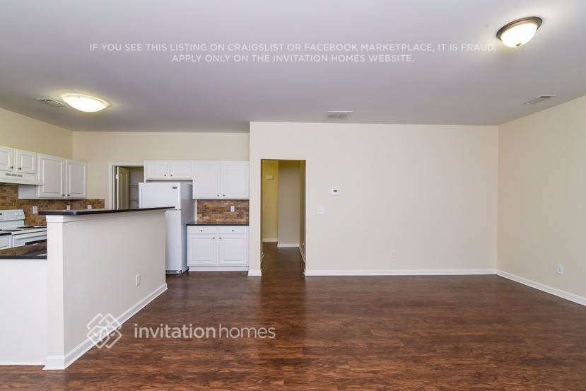 Building Photo - 4172 Oak Field Dr