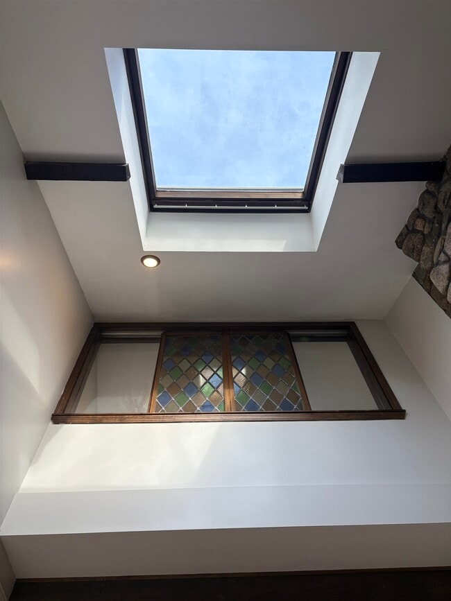 Building Photo - 290 Glen Ledge Rd