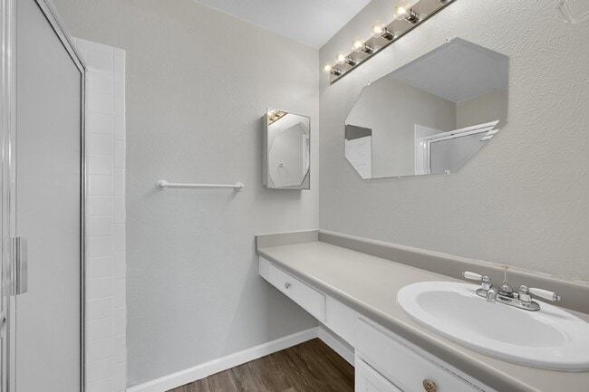 Building Photo - $2,375.00 - 3 Beds,2 Baths, Single Family ...