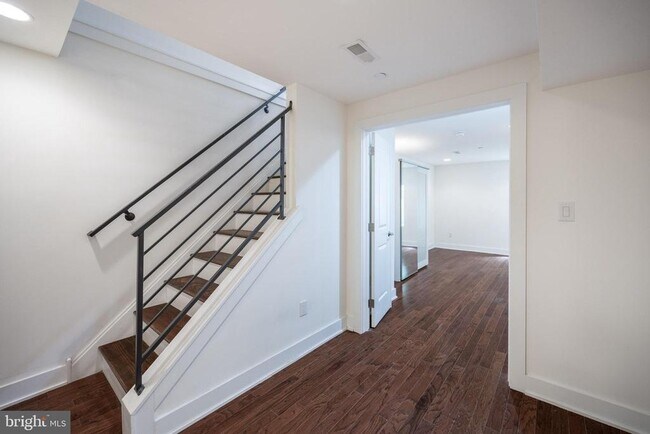 Building Photo - 1441 S Bouvier St