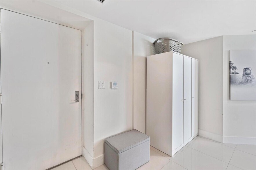 Building Photo - 55 SE 6th St