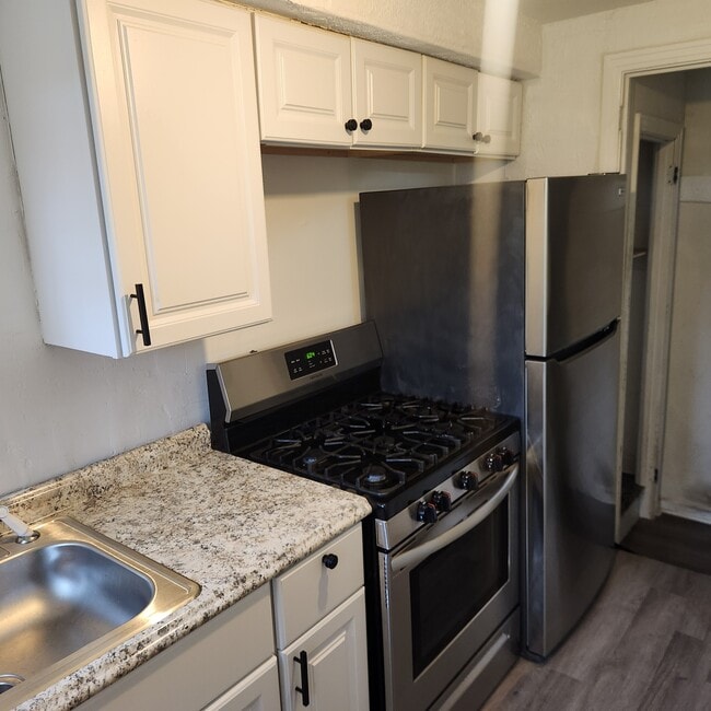 Building Photo - 1144 Shadycrest Dr