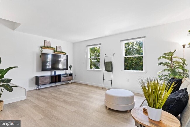 Building Photo - 2309 N 2nd St