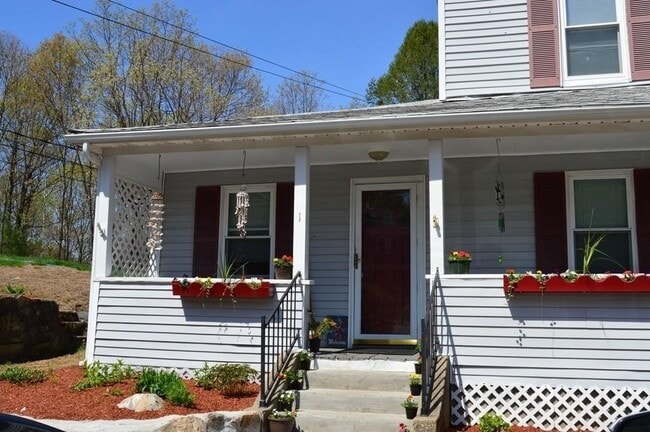 Primary Photo - 114 Waverly St