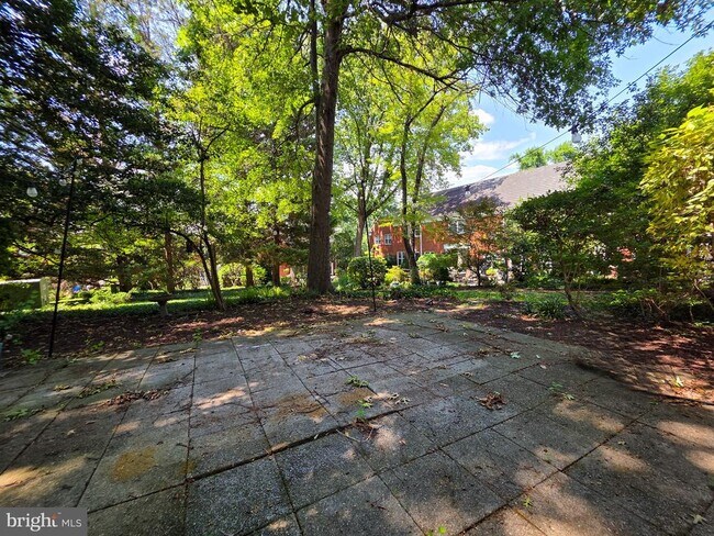 Building Photo - 3710 Gunston Rd