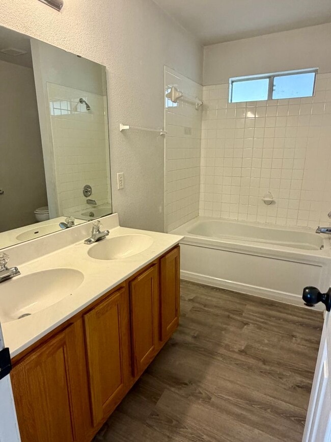 Building Photo - 2709 Haven Dr