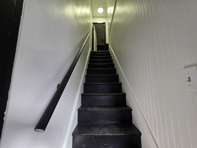 Building Photo - updated 4 bedroom 2.5 Bathroom house for rent