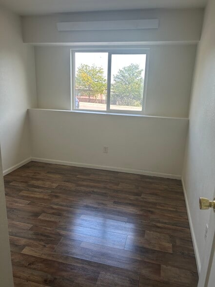 Building Photo - 1111 Silver St