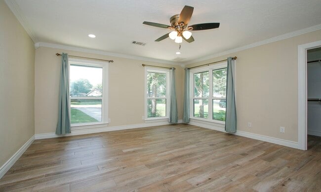 Building Photo - 14535 Diamondhead N