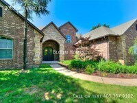 Building Photo - 2082 Vaquero Ct