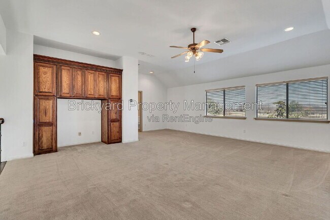 Building Photo - 350 Pine Valley Dr