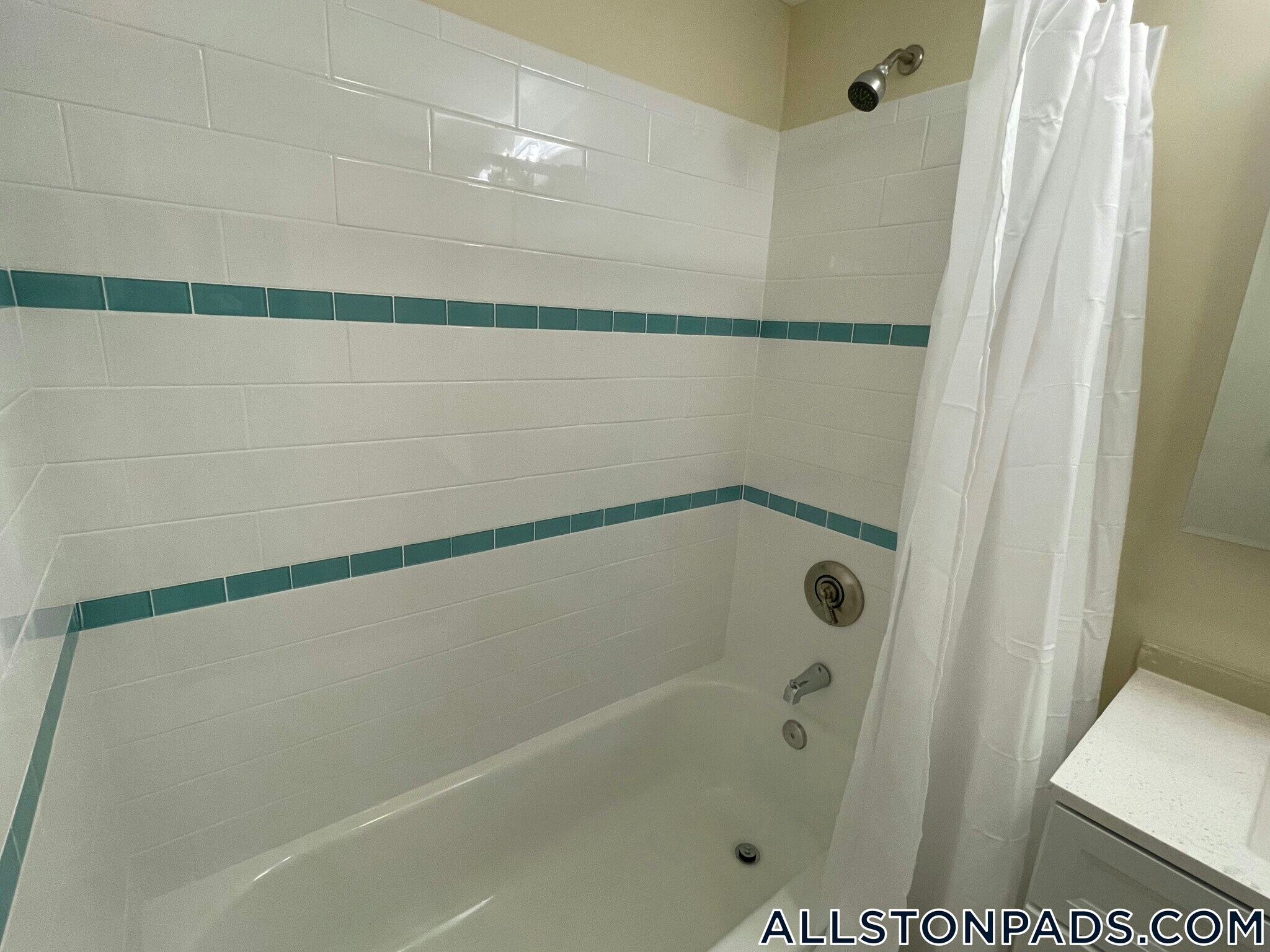 Building Photo - 34 Pratt St