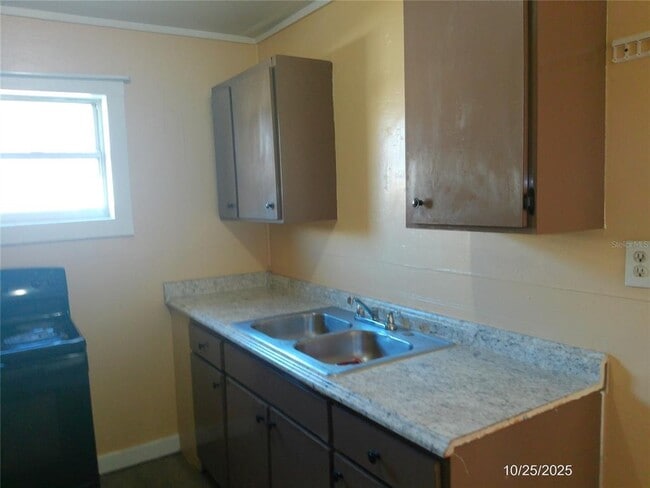 Building Photo - 1235 Laurel St