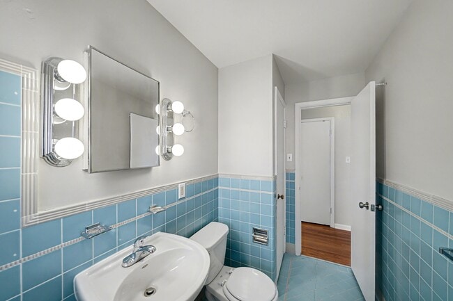 Building Photo - 1461 N Jasmine-2