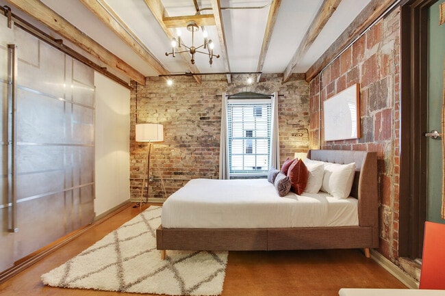 Building Photo - 1041 Constance St