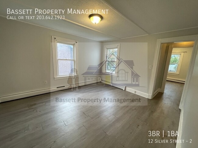 Building Photo - 12 Silver St