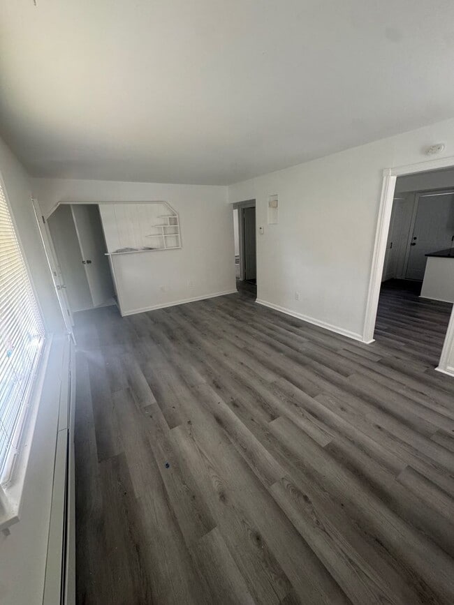 Building Photo - Spacious Two-Bedroom Unit in a Charming Property – Available Now!