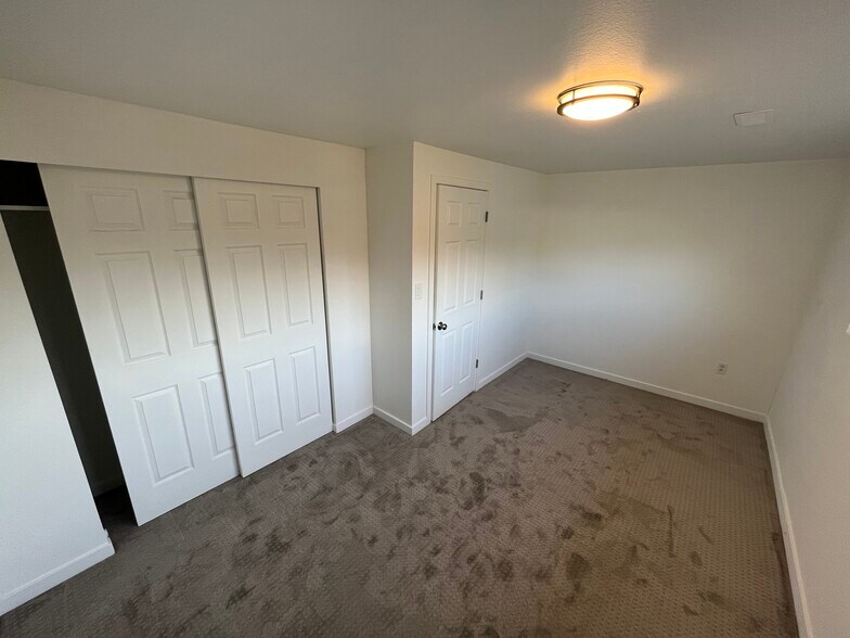 Building Photo - 1108 E 500 N