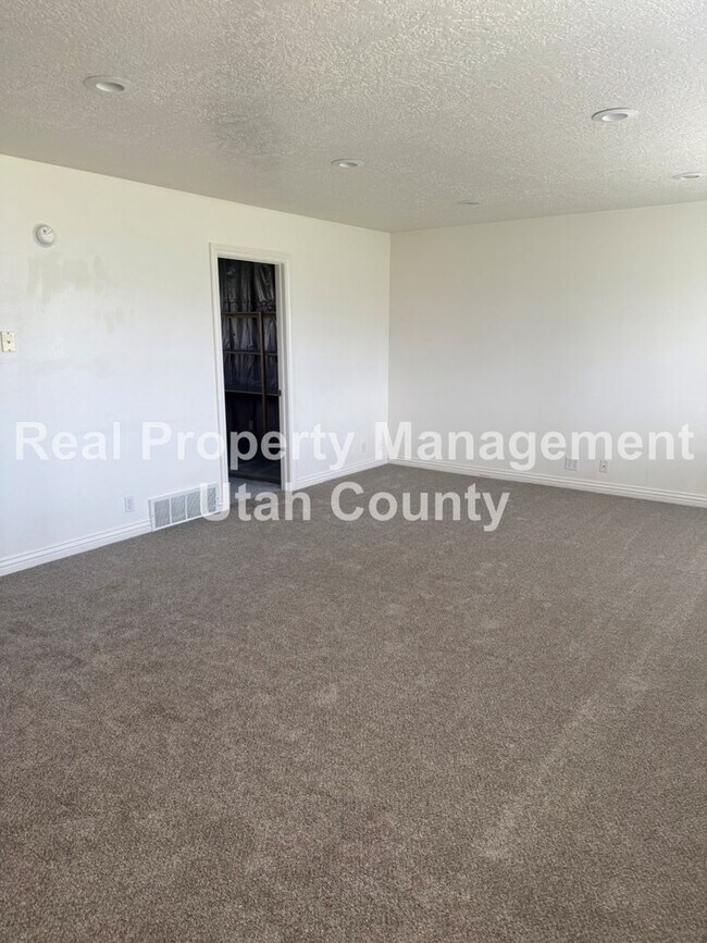 Building Photo - New Lower Price! Large Home in Lehi!
