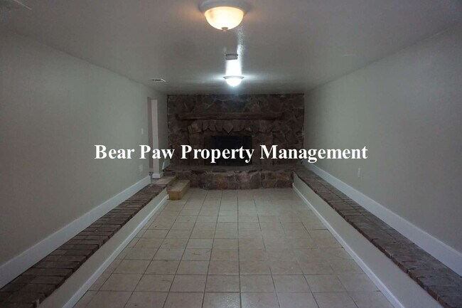 Building Photo - Cute Bungalow in Established Lakewood Neighborhood!