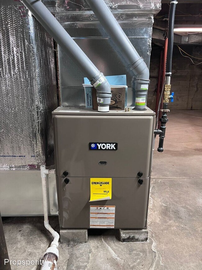 Building Photo - 2 br, 1 bath House - 843 Bar Harbor Road