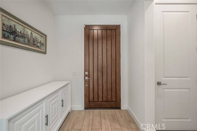 Building Photo - 77 English Saddle